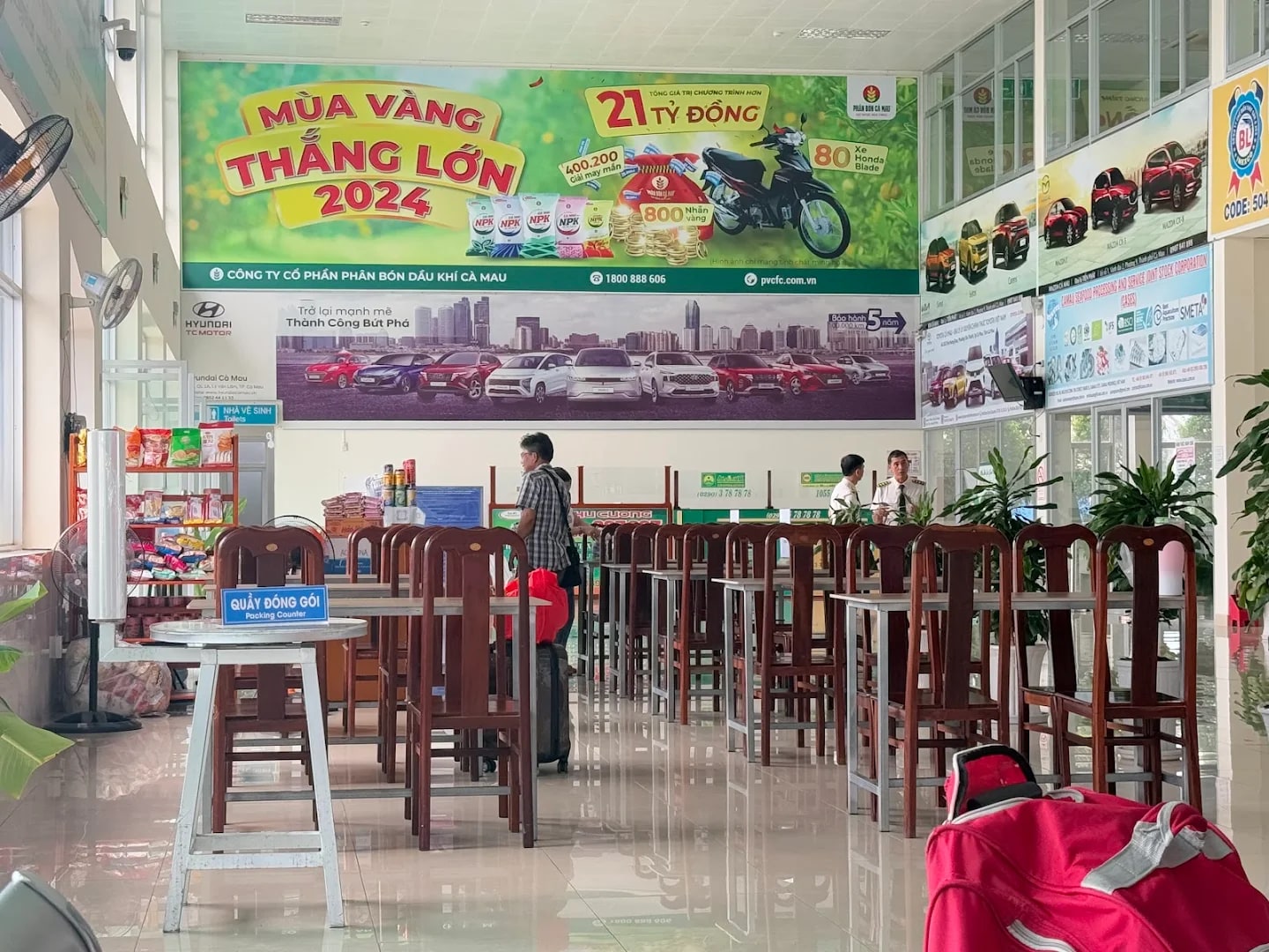 Khu vực ăn uống trong nhà ga hành khách sân bay Cà Mau